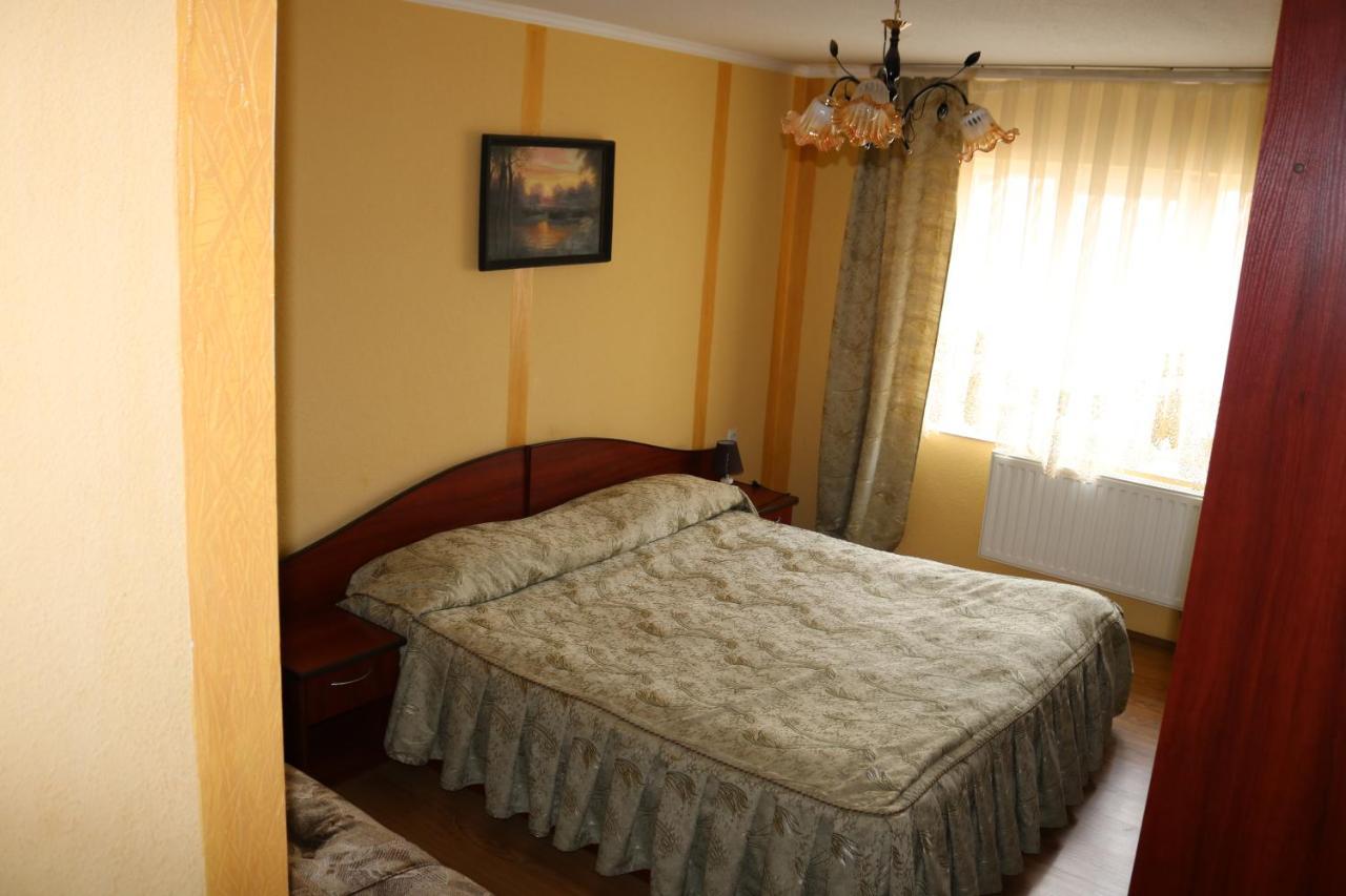 Готель ***Феєрія Tyachiv Exterior photo